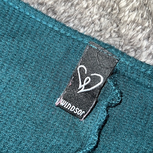 WINDSOR LONG SLEVE KNIT TOP WITH SPLIT SIDES - Picture 8 of 10